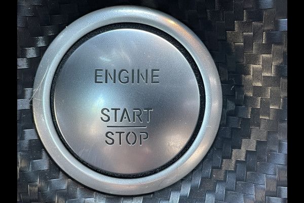 Mercedes-Benz A-Klasse 160 Ambition (Elektrisch Schuifdak - LED koplampen - AMG pakket - Navigatie - Parkeersensoren V+A - Airco - Sportstoelen)