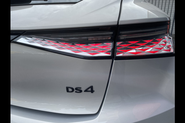 DS DS 4 130pk Performance Line+ (Camera - Keyless Entry - Adaptieve Cruise Controle - Automatische Airco - Navigatie - Apple Carplay - D