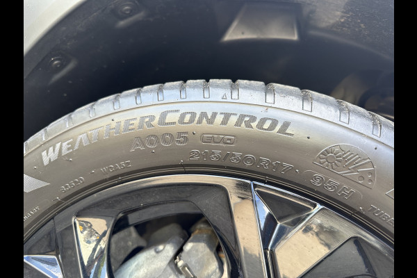 Citroën C3 Aircross 110pk Max (Camera - 17"- Keyless Entry - Automatische Airco - Navigatie - Apple Carplay - Grip Controle)