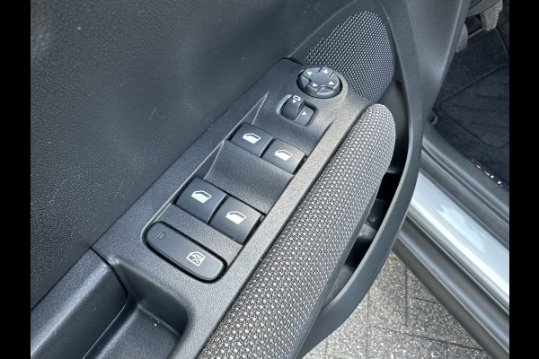 Citroën C3 Aircross 110pk Max (Camera - 17"- Keyless Entry - Automatische Airco - Navigatie - Apple Carplay - Grip Controle)