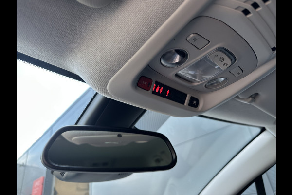 Citroën C3 Aircross 110pk Max (Camera - 17"- Keyless Entry - Automatische Airco - Navigatie - Apple Carplay - Grip Controle)