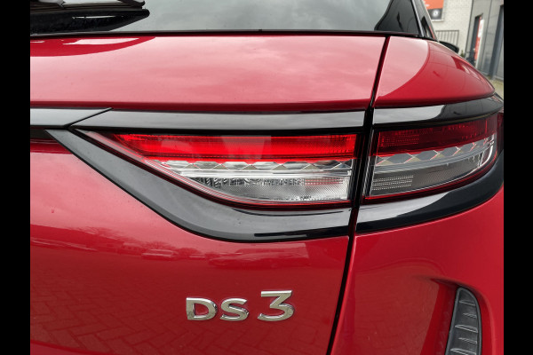 DS DS 3 100pk Performance Line (Camera - Stoelverwarming - Automatische Airco - Navigatie - Apple Carplay)