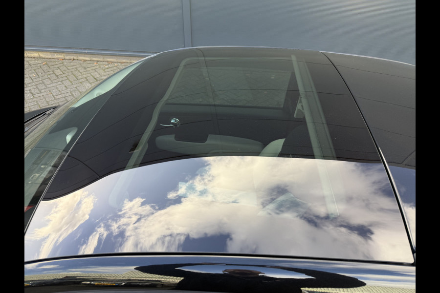 Fiat 500 70pk Hybrid Dolcevita (Automatische Airco - Navigatie - 16" velgen - Panoramadak - Apple Carplay - Parkeersensoren - Leder/stof)