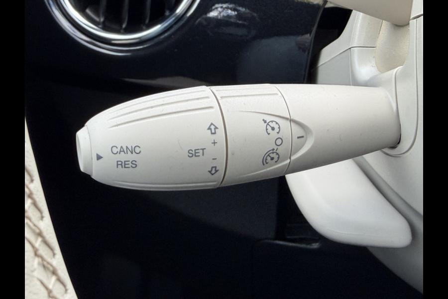 Fiat 500 70pk Hybrid Dolcevita (Automatische Airco - Navigatie - 16" velgen - Panoramadak - Apple Carplay - Parkeersensoren - Leder/stof)