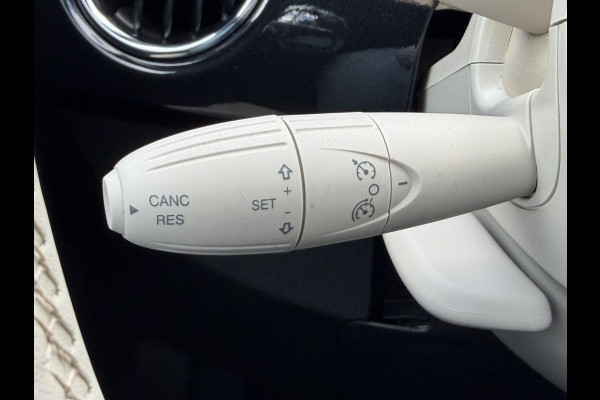 Fiat 500 70pk Hybrid Dolcevita (Automatische Airco - Navigatie - 16" velgen - Panoramadak - Apple Carplay - Parkeersensoren - Leder/stof)