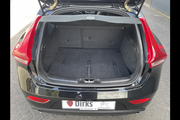 Volvo V40 2.0 D2 Luxury (Camera - LED - Stoelverwarming - Parkeersensoren V+A - Automatische Airco - Navigatie - 17"incl 4S)