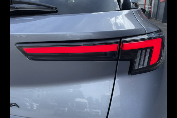 Opel Mokka 130pk Ultimate (Camera - Keyless Entry - Parkeersensoren V+A - Navigatie - LED - Automatische Airco - Apple Carplay -Adaptieve C