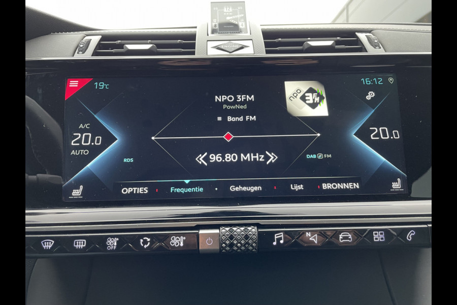 DS Ds 7 Crossback 300pk 4x4 Louvre (Elektrisch Schuifdak - Leder incl verwarming/koeling/massage/geheugen - Elektrische Klep - Camera - Keyless En