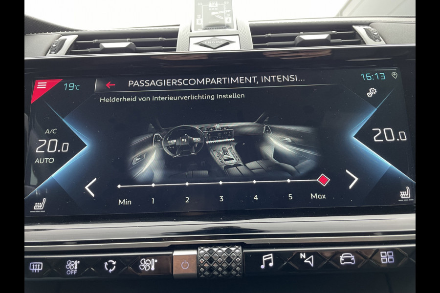 DS Ds 7 Crossback 300pk 4x4 Louvre (Elektrisch Schuifdak - Leder incl verwarming/koeling/massage/geheugen - Elektrische Klep - Camera - Keyless En