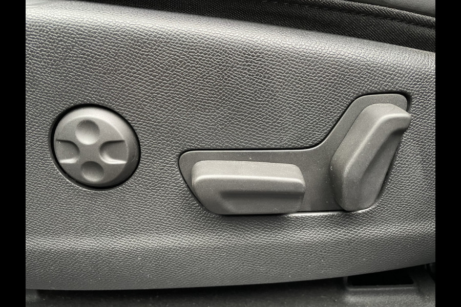 DS Ds 7 Crossback 300pk 4x4 Louvre (Elektrisch Schuifdak - Leder incl verwarming/koeling/massage/geheugen - Elektrische Klep - Camera - Keyless En