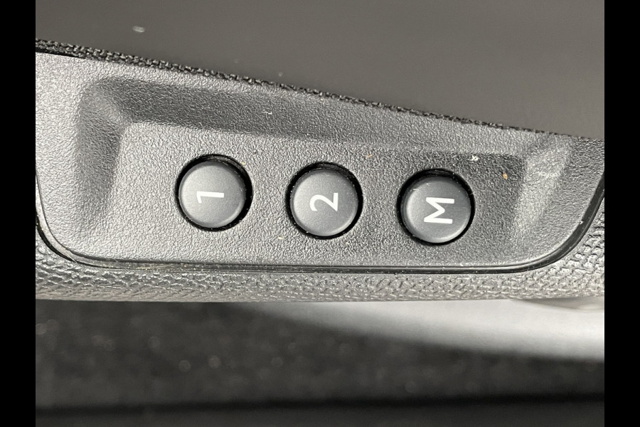 DS Ds 7 Crossback 300pk 4x4 Louvre (Elektrisch Schuifdak - Leder incl verwarming/koeling/massage/geheugen - Elektrische Klep - Camera - Keyless En