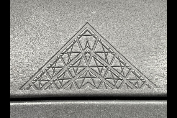 DS Ds 7 Crossback 300pk 4x4 Louvre (Elektrisch Schuifdak - Leder incl verwarming/koeling/massage/geheugen - Elektrische Klep - Camera - Keyless En