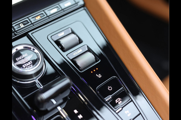 Aston Martin DB12 Volante 4.0 V8 | Green over tan - B&W