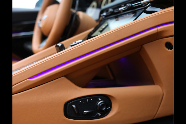 Aston Martin DB12 Volante 4.0 V8 | Green over tan - B&W