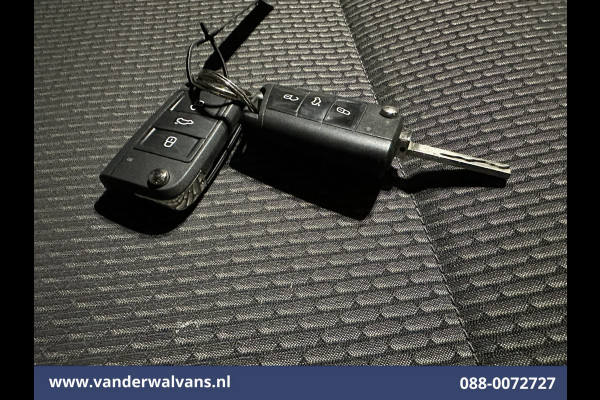 Volkswagen Transporter 2.0 TDI L2H1 Euro6 Airco | Imperiaal | Omvormer | Camera | Cruisecontrol | Trekhaak | Apple Carplay Android Auto, Parkeersensoren