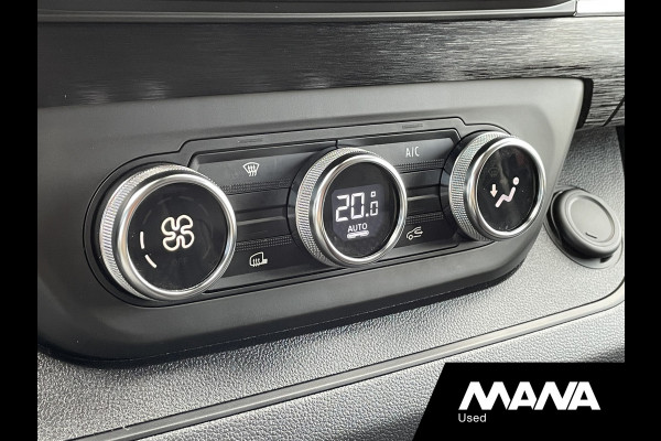 Renault Trafic 2.0 Blue dCi 170 T30 L2H1 Extra LM velgen Trekhaak Camera Cruise Lederen bekleding