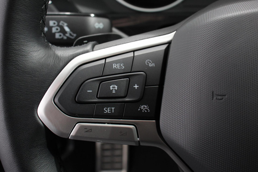 Volkswagen Tiguan 1.5 TSI DSG Active | Navigatie | App connect Wireless | Adaptive Cruise Control | Travel Assist | Parkeersensoren | Camera | Park Assist | Stoel- en stuurverwarming | Elektrische achterklep | Virtual Cockpit | Inductielader