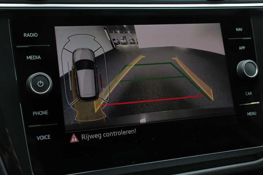 Volkswagen Tiguan 1.5 TSI DSG Active | Navigatie | App connect Wireless | Adaptive Cruise Control | Travel Assist | Parkeersensoren | Camera | Park Assist | Stoel- en stuurverwarming | Elektrische achterklep | Virtual Cockpit | Inductielader