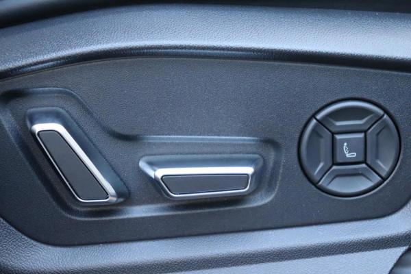 Audi RSQ8 4.0TFSI quattro Dynamic plus Exclusive 305km/h