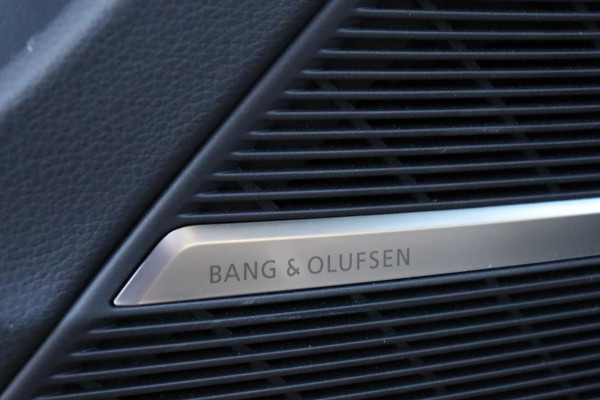 Audi RSQ8 4.0TFSI quattro Dynamic plus Exclusive 305km/h