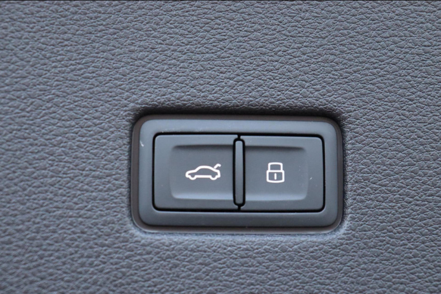 Audi RSQ8 4.0TFSI quattro Dynamic plus Exclusive 305km/h