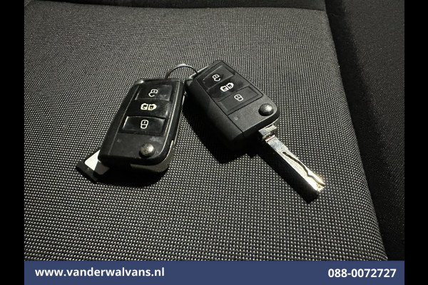 Volkswagen Crafter 2.0 TDI L3H2 L2H1 Euro6 Airco | Camera | Apple Carplay | Android Auto | Trekhaak Bijrijdersbank