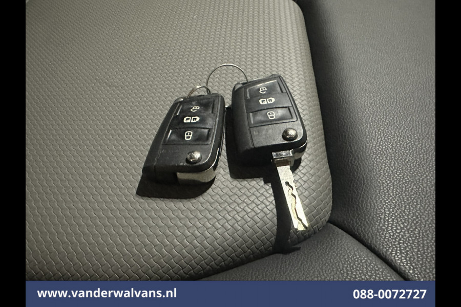 Volkswagen Crafter 2.0 TDI 140pk L3H2 (oude L2H1) Euro6 # Airco | Navigatie | Apple Carplay | Android auto parkeersensoren, 3000kg trekvermogen