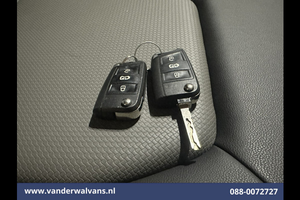 Volkswagen Crafter 2.0 TDI 140pk L3H2 (oude L2H1) Euro6 # Airco | Navigatie | Apple Carplay | Android auto parkeersensoren, 3000kg trekvermogen