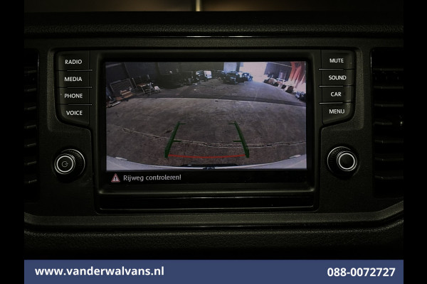 Volkswagen Crafter 2.0 TDI 141pk L3H3 (L2H2) Euro6 Airco | Massagestoel | Camera | Apple Carplay | Cruisecontrol Chauffeursstoel, Android Auto, 2800kg trekvermogen