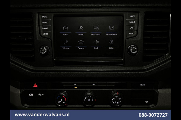 Volkswagen Crafter 2.0 TDI 141pk L3H3 (L2H2) Euro6 Airco | Massagestoel | Camera | Apple Carplay | Cruisecontrol Chauffeursstoel, Android Auto, 2800kg trekvermogen