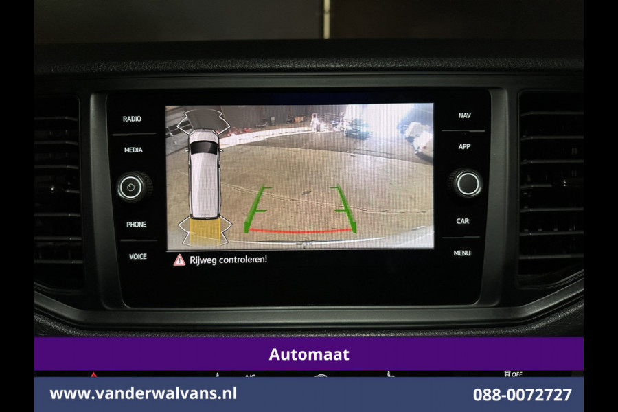 Volkswagen Crafter 2.0 TDI 141pk Automaat L3H3 L2H2 Euro6 Airco | Camera | Navigatie | Cruisecontrol | Stoelverwarming | Apple Carplay Parkeersensoren, 3000kg trekvermogen