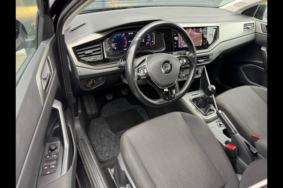 Volkswagen Polo 1.0 TSI Comfortline * Virtual Cockpit * Parkeersensoren * Climate Control * Navigatie *