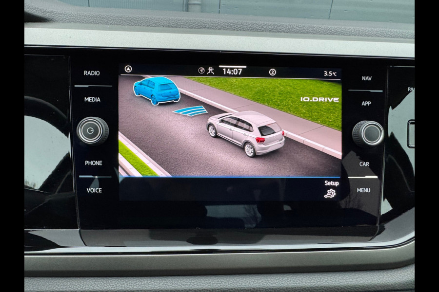 Volkswagen Polo 1.0 TSI Comfortline * Virtual Cockpit * Parkeersensoren * Climate Control * Navigatie *