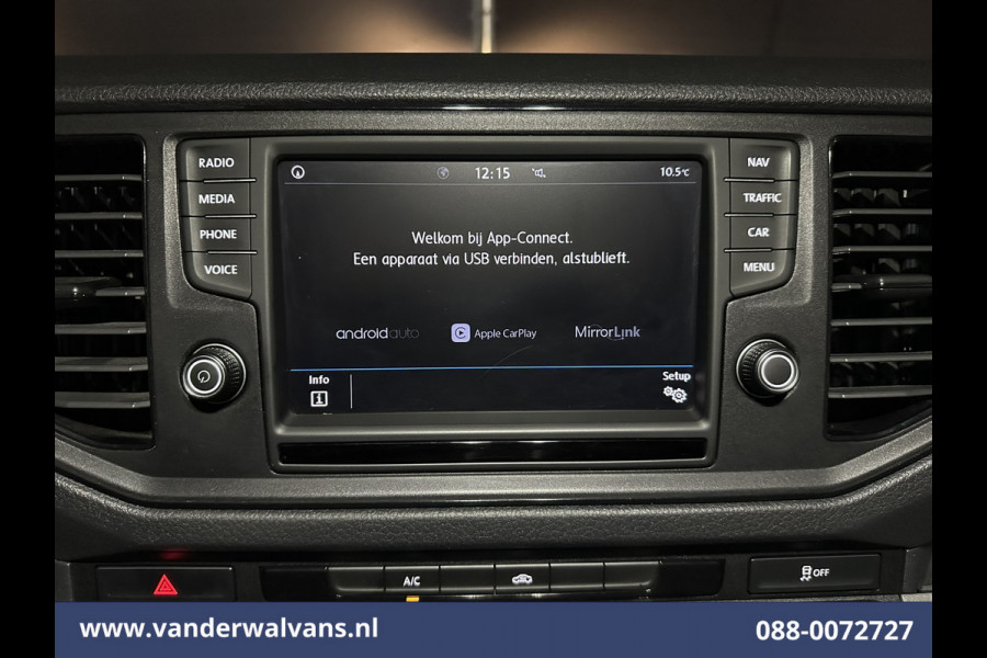 Volkswagen Crafter 2.0 TDI 177pk L3H3 L2H2 Euro6 Airco | Massagestoel | Camera | Navigatie | Apple Carplay Android Auto, Cruisecontrol, Chauffeursstoel, 3000kg trekvermogen