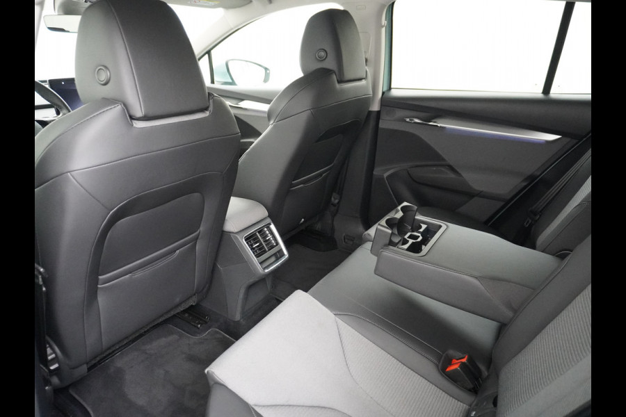 Škoda ENYAQ iV 60 180PK SOH 91% Apple Carplay Android NaviCamera 20" Matrix-Led Pdc-a+v Ecc Lmv Parkeerpakket Stoel+Stuurverwarming Comfortpakk Lichtpakket Dab Keyless advanced Bluetooth Cruise ControlRijstrooksensor Connected services Privacy Glas 1e Eigenaar Nieuwprijs €45.125 Origineel Nederlandse Auto