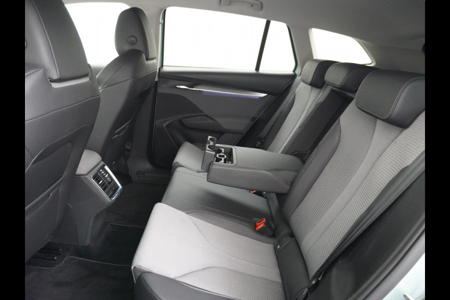 Škoda ENYAQ iV 60 180PK SOH 91% Apple Carplay Android NaviCamera 20" Matrix-Led Pdc-a+v Ecc Lmv Parkeerpakket Stoel+Stuurverwarming Comfortpakk Lichtpakket Dab Keyless advanced Bluetooth Cruise ControlRijstrooksensor Connected services Privacy Glas 1e Eigenaar Nieuwprijs €45.125 Origineel Nederlandse Auto