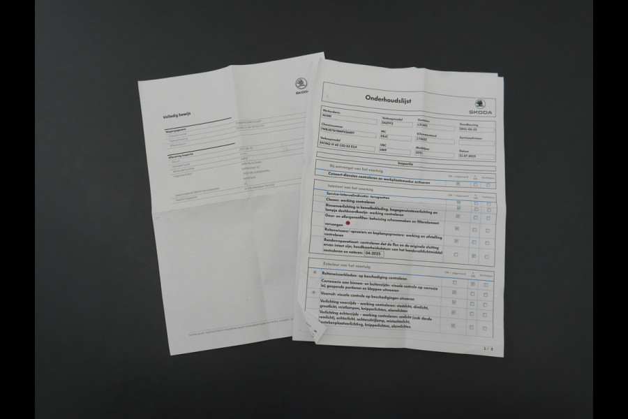 Škoda ENYAQ iV 60 180PK SOH 91% Apple Carplay Android NaviCamera 20" Matrix-Led Pdc-a+v Ecc Lmv Parkeerpakket Stoel+Stuurverwarming Comfortpakk Lichtpakket Dab Keyless advanced Bluetooth Cruise ControlRijstrooksensor Connected services Privacy Glas 1e Eigenaar Nieuwprijs €45.125 Origineel Nederlandse Auto