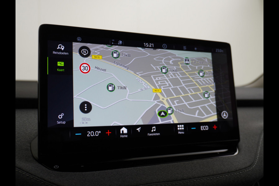 Škoda ENYAQ iV 60 180PK SOH 91% Apple Carplay Android NaviCamera 20" Matrix-Led Pdc-a+v Ecc Lmv Parkeerpakket Stoel+Stuurverwarming Comfortpakk Lichtpakket Dab Keyless advanced Bluetooth Cruise ControlRijstrooksensor Connected services Privacy Glas 1e Eigenaar Nieuwprijs €45.125 Origineel Nederlandse Auto