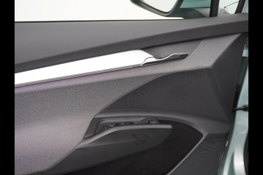 Škoda ENYAQ iV 60 180PK SOH 91% Apple Carplay Android NaviCamera 20" Matrix-Led Pdc-a+v Ecc Lmv Parkeerpakket Stoel+Stuurverwarming Comfortpakk Lichtpakket Dab Keyless advanced Bluetooth Cruise ControlRijstrooksensor Connected services Privacy Glas 1e Eigenaar Nieuwprijs €45.125 Origineel Nederlandse Auto