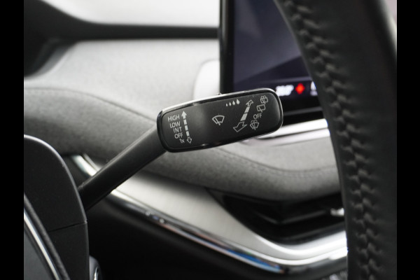 Škoda ENYAQ iV 60 180PK SOH 91% Apple Carplay Android NaviCamera 20" Matrix-Led Pdc-a+v Ecc Lmv Parkeerpakket Stoel+Stuurverwarming Comfortpakk Lichtpakket Dab Keyless advanced Bluetooth Cruise ControlRijstrooksensor Connected services Privacy Glas 1e Eigenaar Nieuwprijs €45.125 Origineel Nederlandse Auto