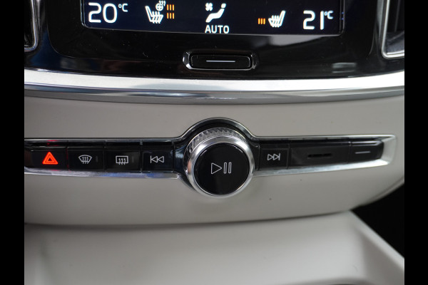 Volvo V60 2.0T AUT-7 Inscription Leer MHEV Apple Carplay Android Auto Harman&Kardon®-Hifi Camera Adap.Cruise Elek.Stoelen Stuur+Stoelverwa Lmv 18" Led Elek. Achterklep Regen-Lichtsensor Collision Avoidance Bluetooth Wifi 1e Eigenaar €50.755 Nieuwprijs Zeer compleet MHEV-Mild-Hybrid 1.800kg trekvermogen