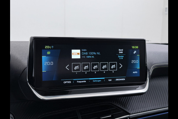 Peugeot e-2008 EV GT Pack 50kWh SOH 90% Pano-Dak+Schuifdak Apple Carplay Android Auto Navi Ecc Adap.Cruise 360°Camera Stoelverwarming Blindspot Privacy Glas Lmv 18" Lane Assist Keyless Bluetooth Pack Safety Plus 1e Eigenaar 100% Dealeronderhouden Origineel Nederlandse Auto
