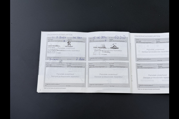 Peugeot e-2008 EV GT Pack 50kWh SOH 90% Pano-Dak+Schuifdak Apple Carplay Android Auto Navi Ecc Adap.Cruise 360°Camera Stoelverwarming Blindspot Privacy Glas Lmv 18" Lane Assist Keyless Bluetooth Pack Safety Plus 1e Eigenaar 100% Dealeronderhouden Origineel Nederlandse Auto