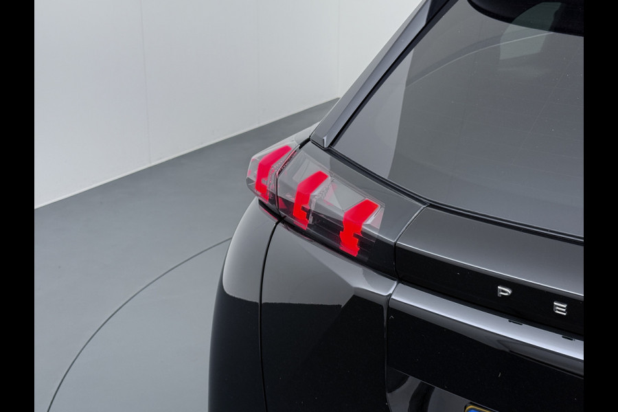 Peugeot e-2008 EV GT Pack 50kWh SOH 90% Pano-Dak+Schuifdak Apple Carplay Android Auto Navi Ecc Adap.Cruise 360°Camera Stoelverwarming Blindspot Privacy Glas Lmv 18" Lane Assist Keyless Bluetooth Pack Safety Plus 1e Eigenaar 100% Dealeronderhouden Origineel Nederlandse Auto