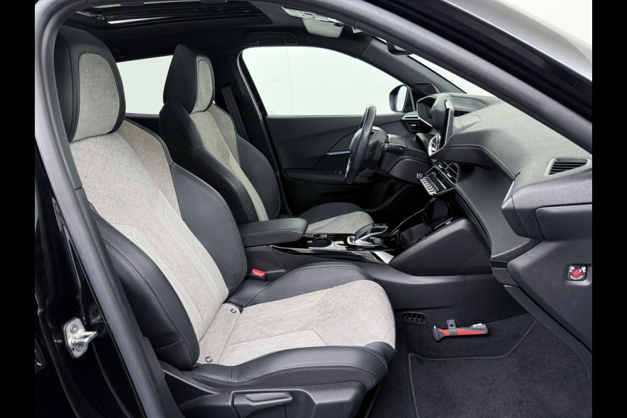 Peugeot e-2008 EV GT Pack 50kWh SOH 90% Pano-Dak+Schuifdak Apple Carplay Android Auto Navi Ecc Adap.Cruise 360°Camera Stoelverwarming Blindspot Privacy Glas Lmv 18" Lane Assist Keyless Bluetooth Pack Safety Plus 1e Eigenaar 100% Dealeronderhouden Origineel Nederlandse Auto