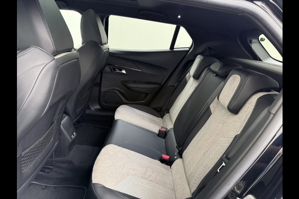 Peugeot e-2008 EV GT Pack 50kWh SOH 90% Pano-Dak+Schuifdak Apple Carplay Android Auto Navi Ecc Adap.Cruise 360°Camera Stoelverwarming Blindspot Privacy Glas Lmv 18" Lane Assist Keyless Bluetooth Pack Safety Plus 1e Eigenaar 100% Dealeronderhouden Origineel Nederlandse Auto