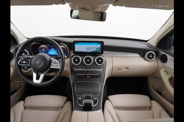 Mercedes-Benz C-Klasse Estate 300e AUT-9 320pk Leder PHEV Hybrid Virtual Cockpit Apple Carplay Android Auto Adaptive-Cruise Lane-Assist High Performanc Keyless Dual-Ecc Distronic+ Rijassistentiepakket Park-Assist Verkeersbord-Herkenning Origineel Nederlandse Auto Nieuwprijs €59.000 320PK 700Nm Koppel