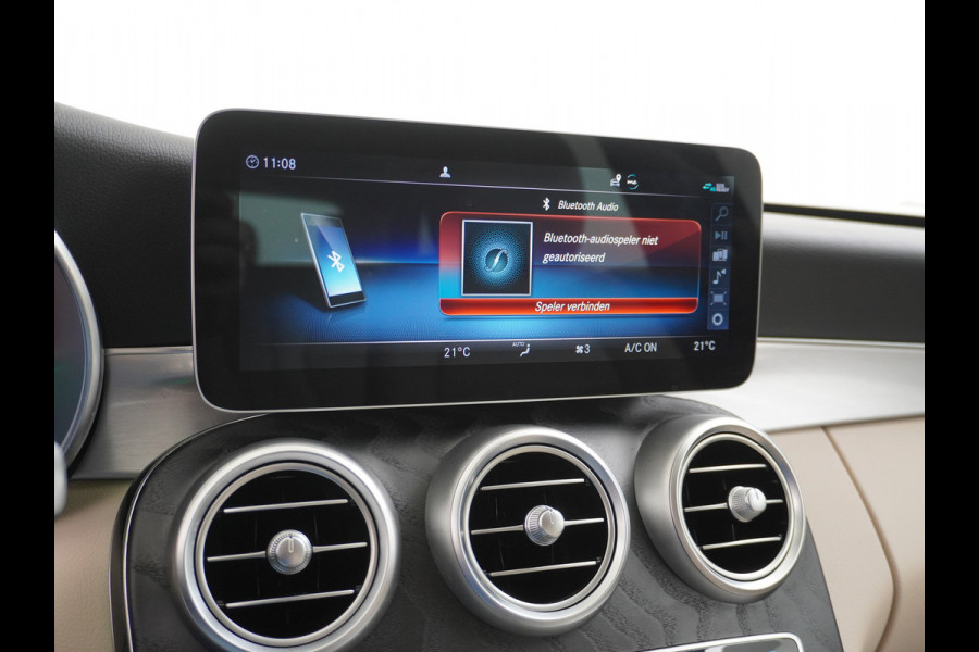 Mercedes-Benz C-Klasse Estate 300e AUT-9 320pk Leder PHEV Hybrid Virtual Cockpit Apple Carplay Android Auto Adaptive-Cruise Lane-Assist High Performanc Keyless Dual-Ecc Distronic+ Rijassistentiepakket Park-Assist Verkeersbord-Herkenning Origineel Nederlandse Auto Nieuwprijs €59.000 320PK 700Nm Koppel