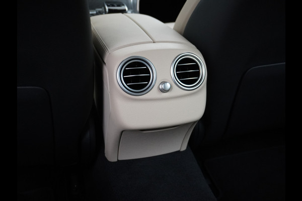 Mercedes-Benz C-Klasse Estate 300e AUT-9 320pk Leder PHEV Hybrid Virtual Cockpit Apple Carplay Android Auto Adaptive-Cruise Lane-Assist High Performanc Keyless Dual-Ecc Distronic+ Rijassistentiepakket Park-Assist Verkeersbord-Herkenning Origineel Nederlandse Auto Nieuwprijs €59.000 320PK 700Nm Koppel