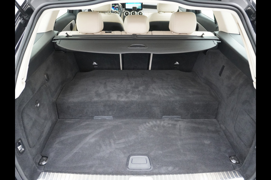 Mercedes-Benz C-Klasse Estate 300e AUT-9 320pk Leder PHEV Hybrid Virtual Cockpit Apple Carplay Android Auto Adaptive-Cruise Lane-Assist High Performanc Keyless Dual-Ecc Distronic+ Rijassistentiepakket Park-Assist Verkeersbord-Herkenning Origineel Nederlandse Auto Nieuwprijs €59.000 320PK 700Nm Koppel